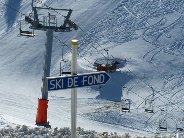 Indicateur du départ de la boucle ski nordique - boucle de ski de fond / ski nordique de Thollon Les Mémises